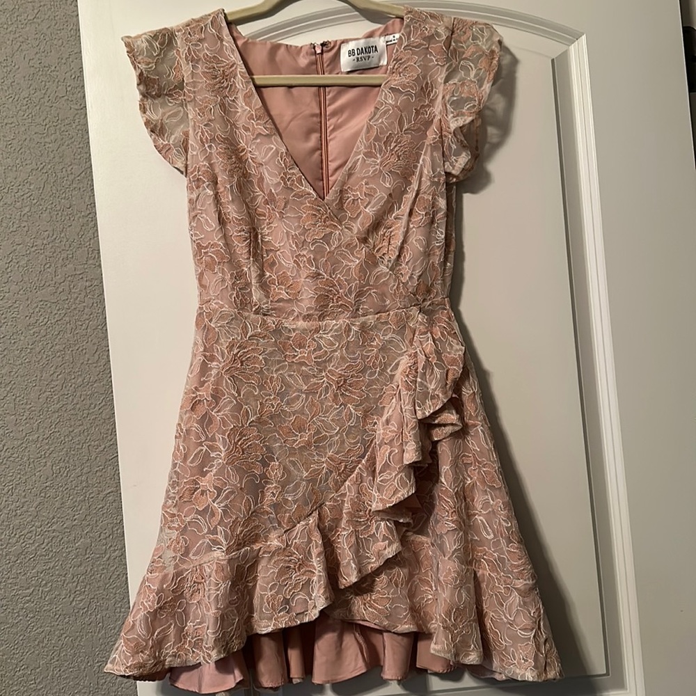 BB DAKOTA size 0 pink lace dress